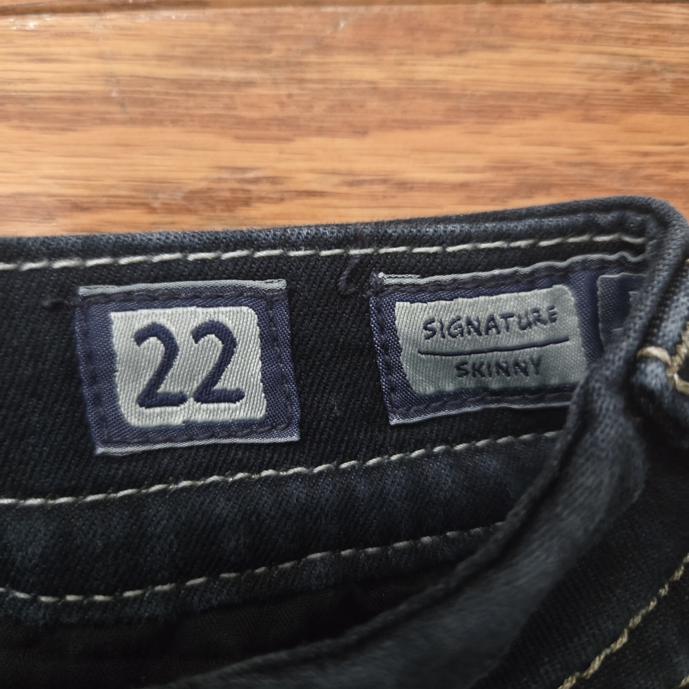 Women’s Miss Me Skinny Jeans with Contrast Stitching - Picture 3 of 6